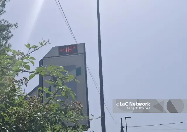 Cosenza nella morsa dell’afa, a Rende\u00A0il termometro di un’attività commerciale segna 46 gradi\n