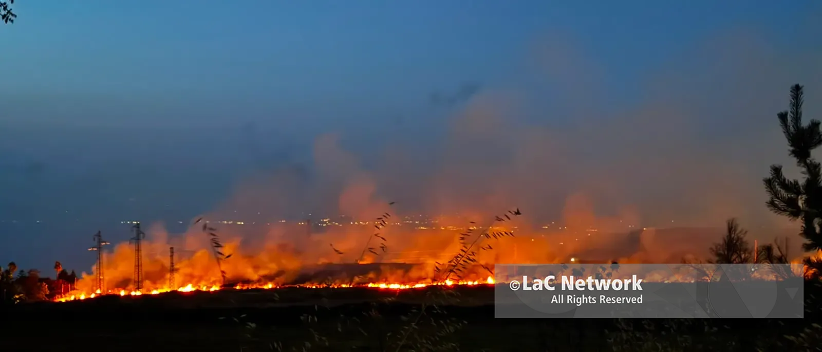 Vasto incendio alle porte di Vibo, fiamme nelle campagne intorno al cantiere del nuovo ospedale\n
