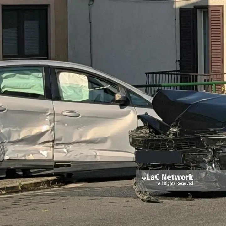 Scontro violento tra due auto ad Acri: ferita una donna\n