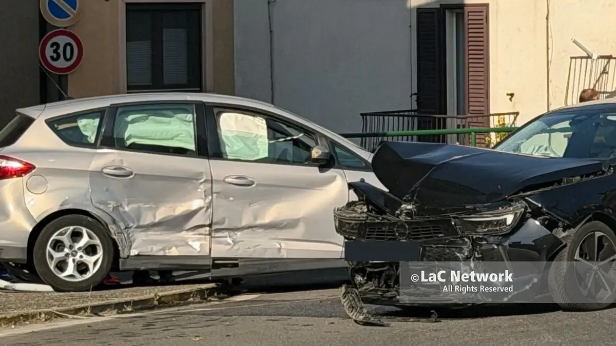 Lo scontro tra due auto ad Acri