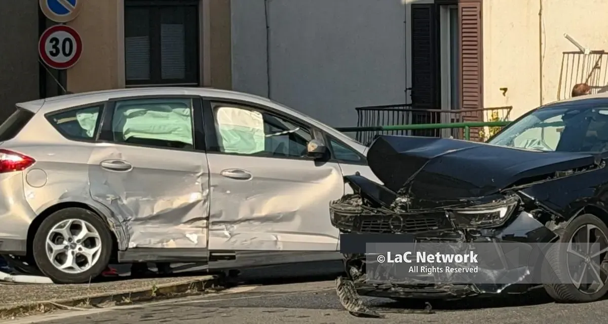Scontro violento tra due auto ad Acri: ferita una donna\n