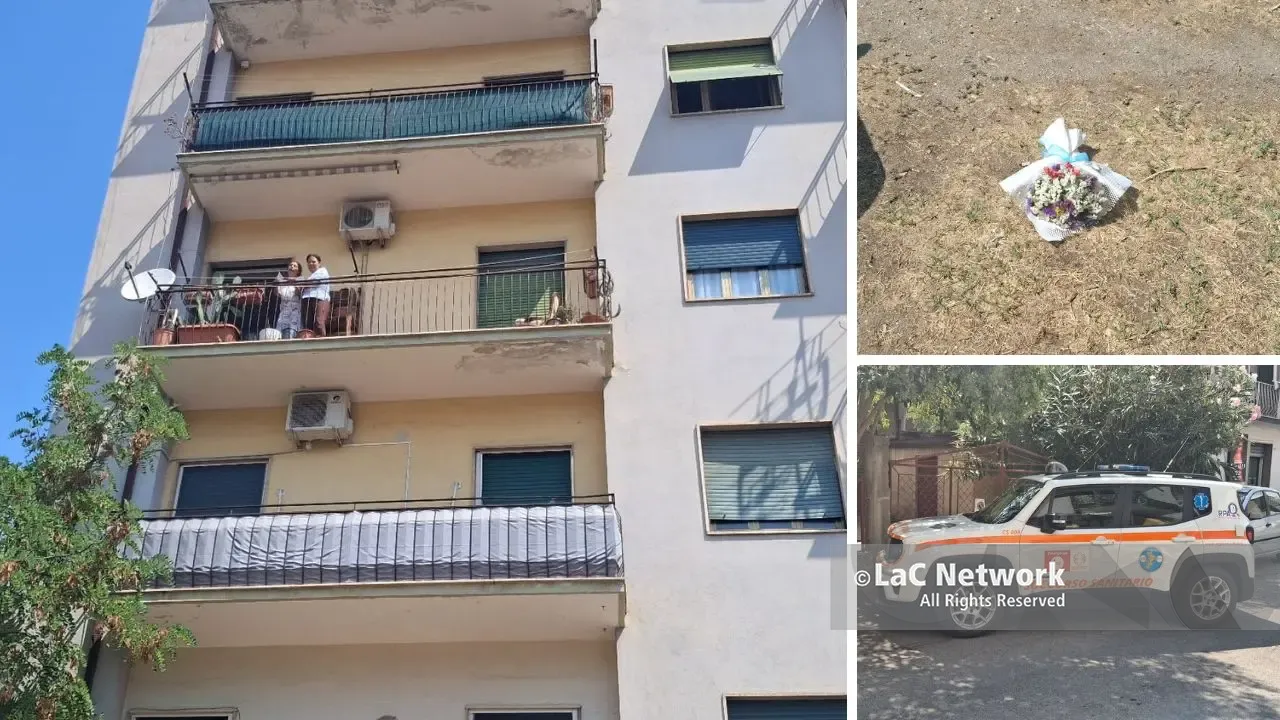 Cosenza, il dolore di Nabila dopo la morte di Momo: urla strazianti dal balcone. Interviene il 118 | VIDEO