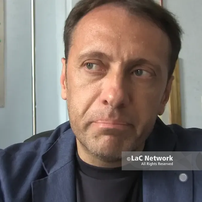«Alessio Pio è il figlio di un’intera comunità»: Zungri si stringe alla famiglia del bimbo morto per il batterio killer. Oggi i funerali\n