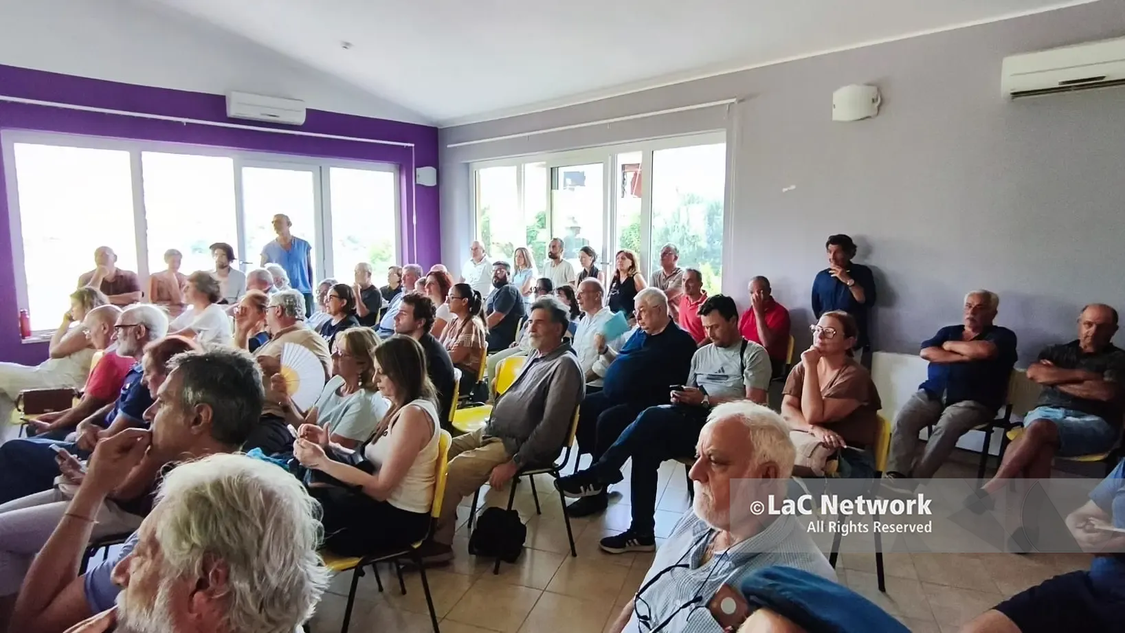<p>L'assemblea convocata dall'Acm contro il progetto dell'impianto fotovoltaico Pizzo-Vinci</p>\\n