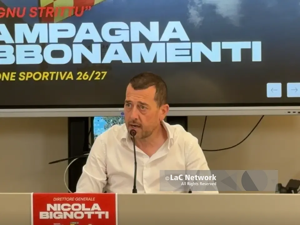 Abbonamenti, il Catanzaro riparte dai Distinti del Ceravolo. Bignotti: «Sarà una stagione complicata, ma avremo uno stadio migliore»