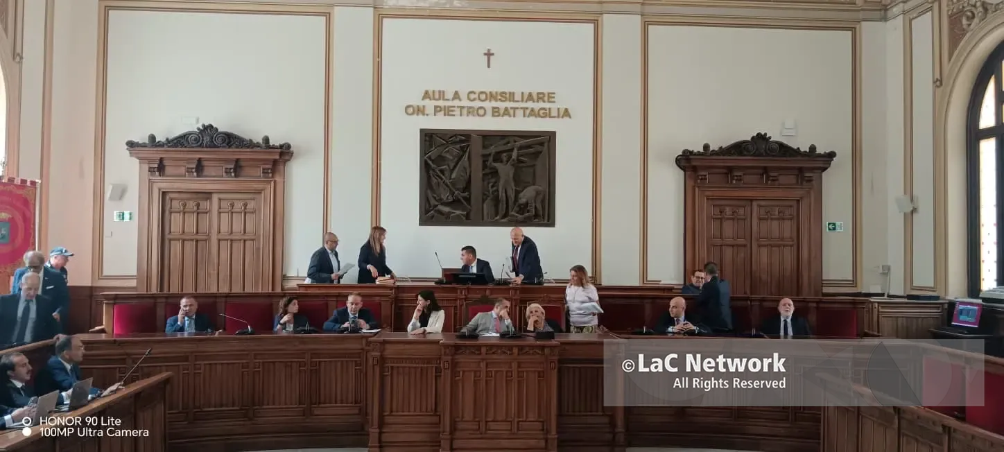 Conti, Tari e Polizia Locale: continua la bagarre in Consiglio Comunale tra maggioranza e opposizione\n