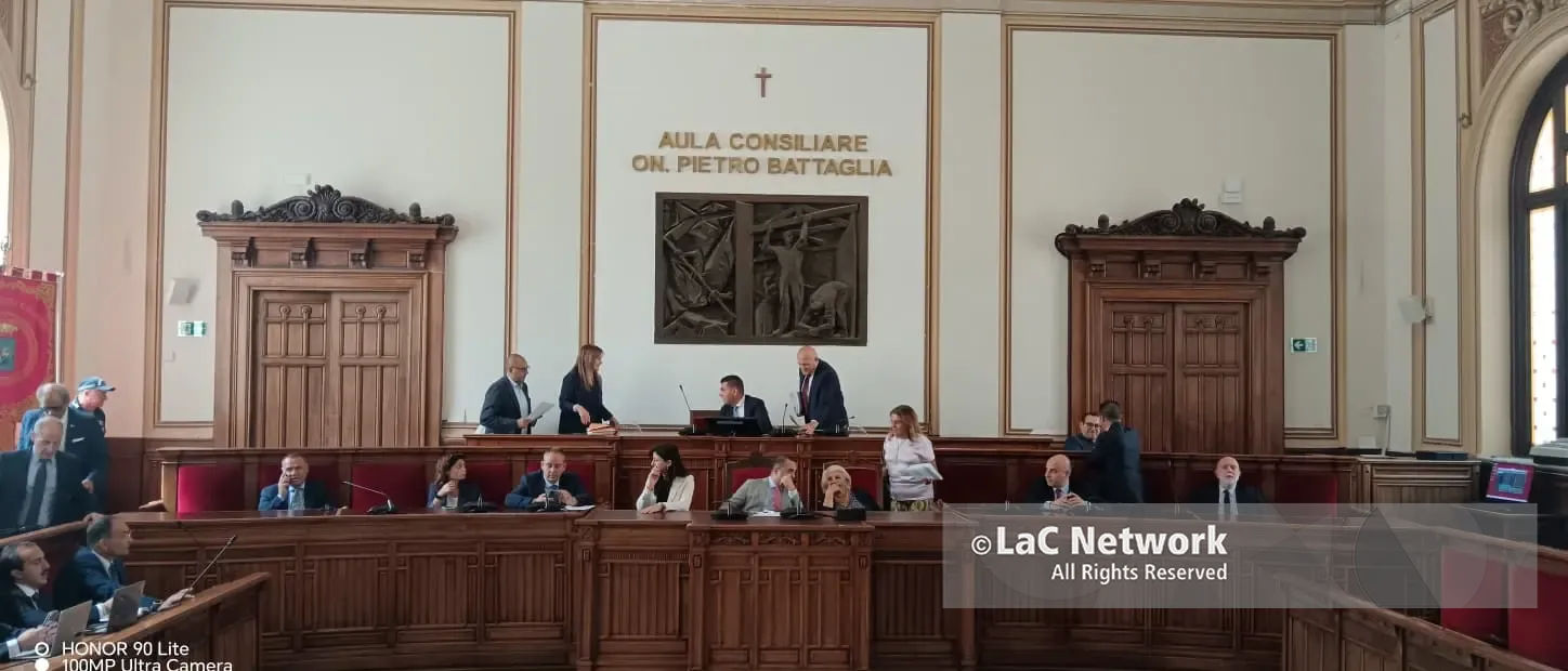 Conti, Tari e Polizia Locale: continua la bagarre in Consiglio Comunale tra maggioranza e opposizione\n