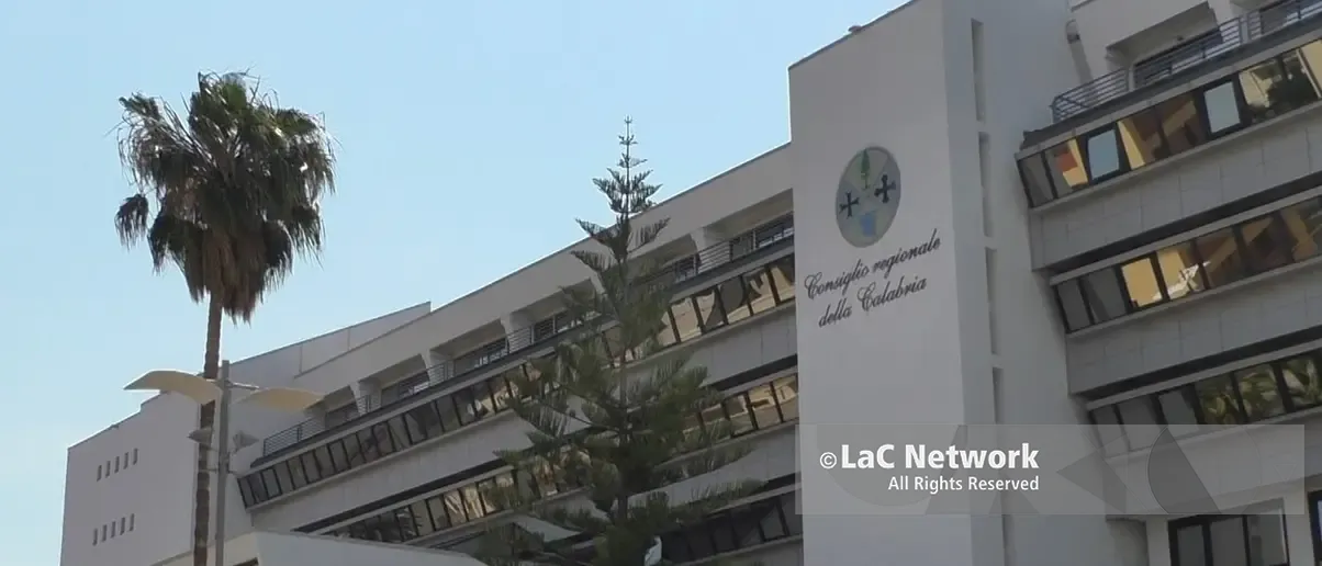 Consiglio regionale, l’Assemblea torna a riunirsi a Palazzo Campanella: in agenda bilancio, urbanistica e sicurezza sul lavoro\n