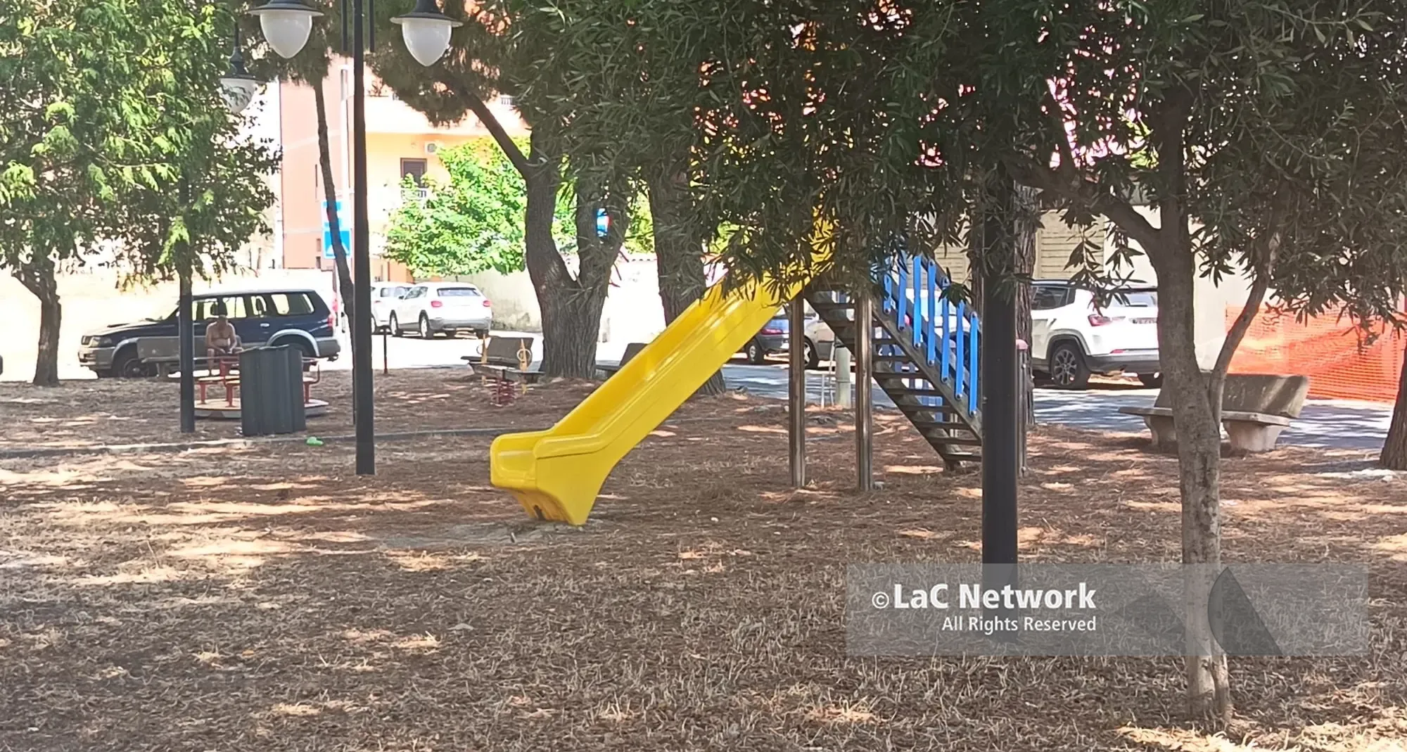 Vibo Marina, il parco giochi del Pennello nell'abbandono: i residenti chiedono la riqualificazione\n