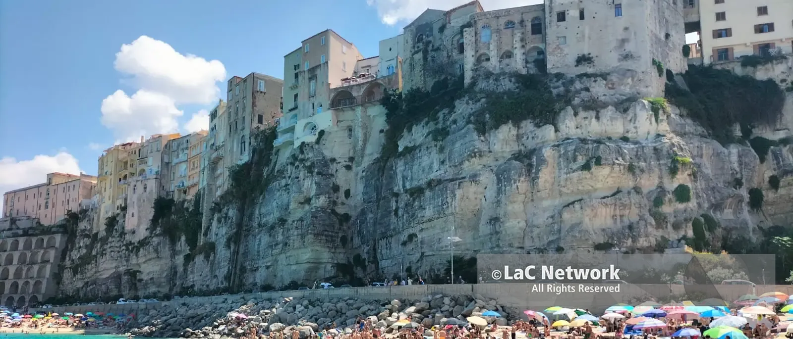 Navetta del mare, a Drapia torna il collegamento gratuito con Tropea: ecco fermate e orari del servizio\n