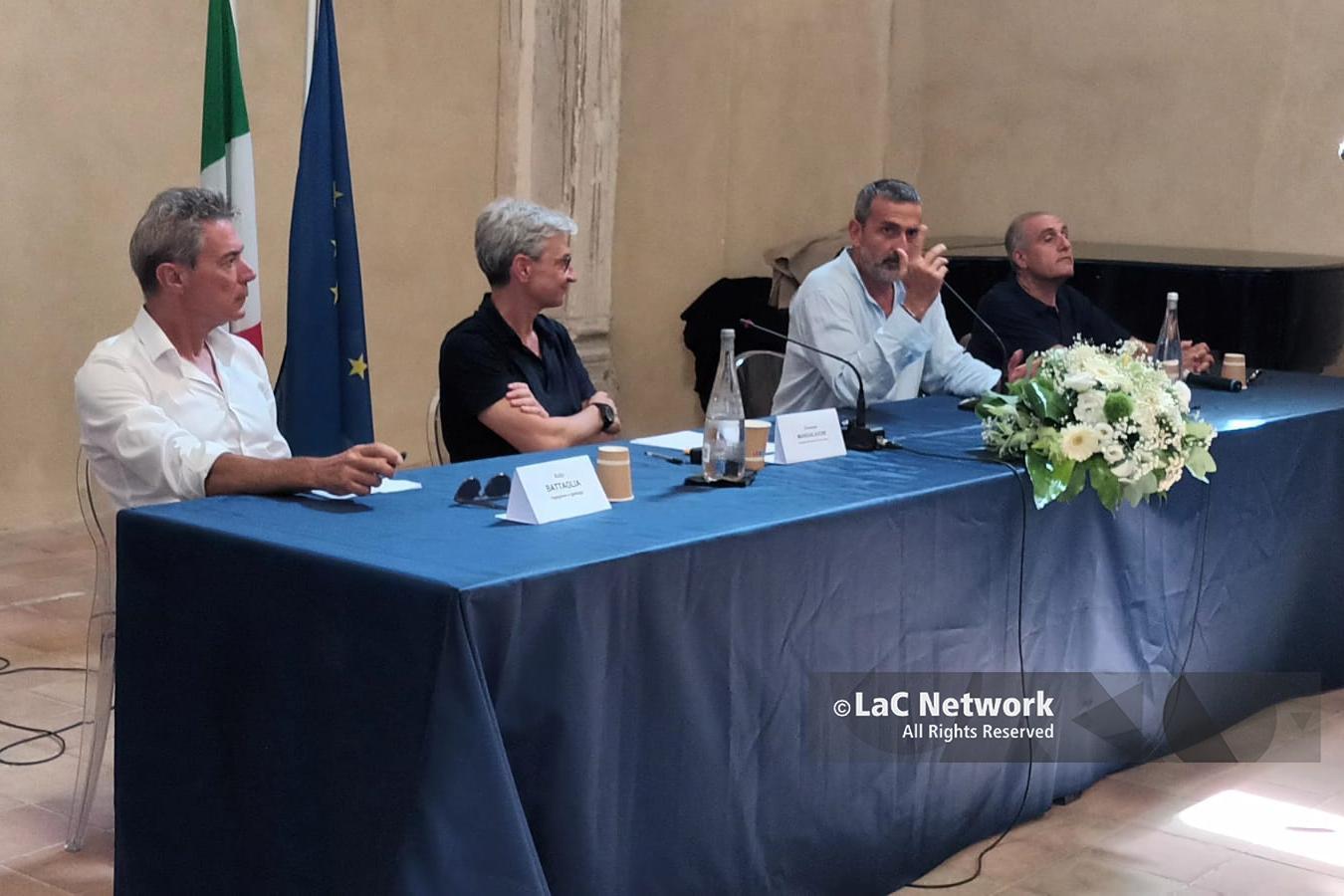 Cantiere per l’ascensore a Tropea, con lavori di consolidamento della rupe e accesso a piazza Cannone e santuario