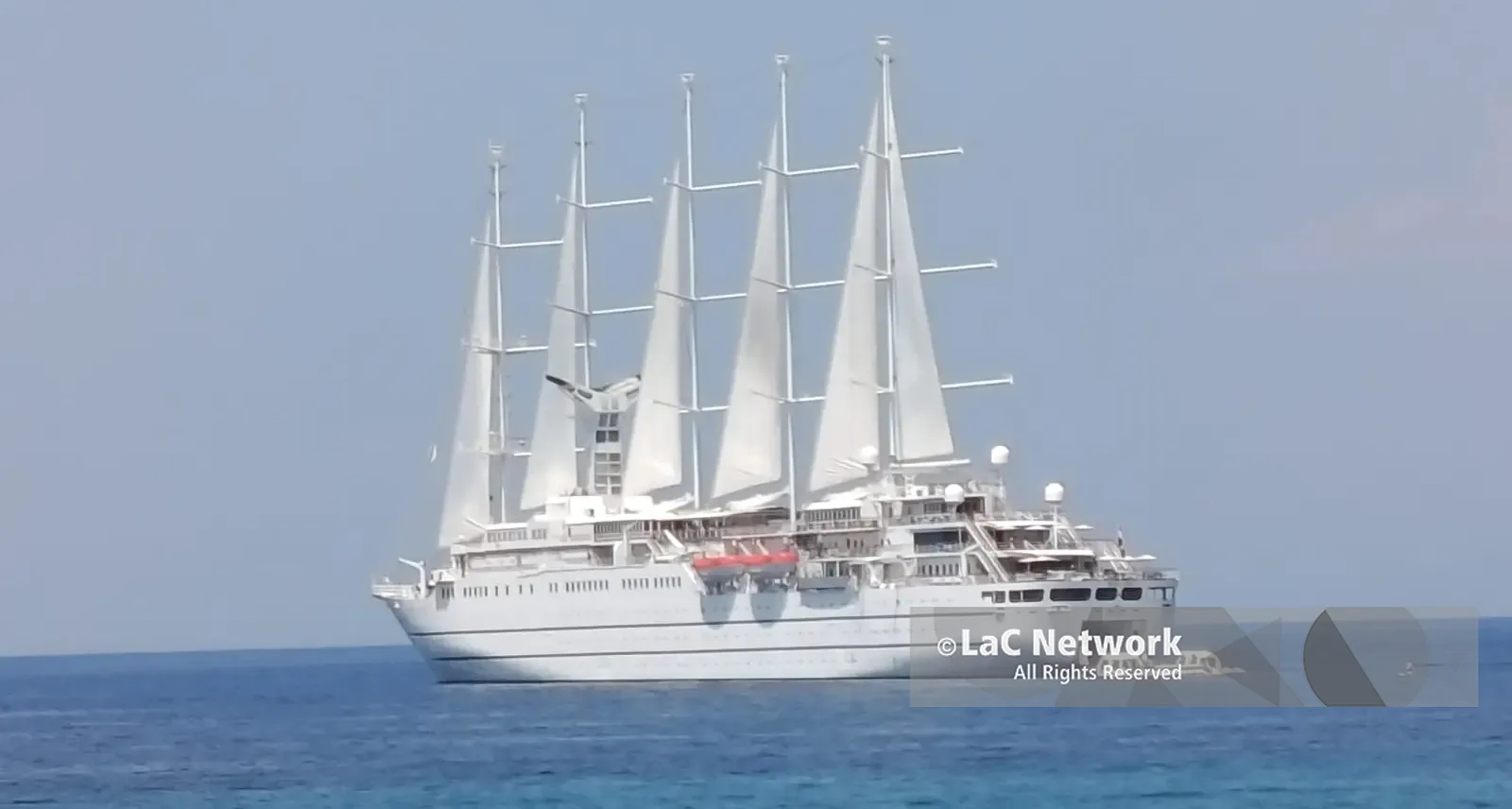 Il veliero da crociera più grande al mondo torna a incantare Vibo Marina: i passeggeri della Wind Surf alla scoperta del territorio\n