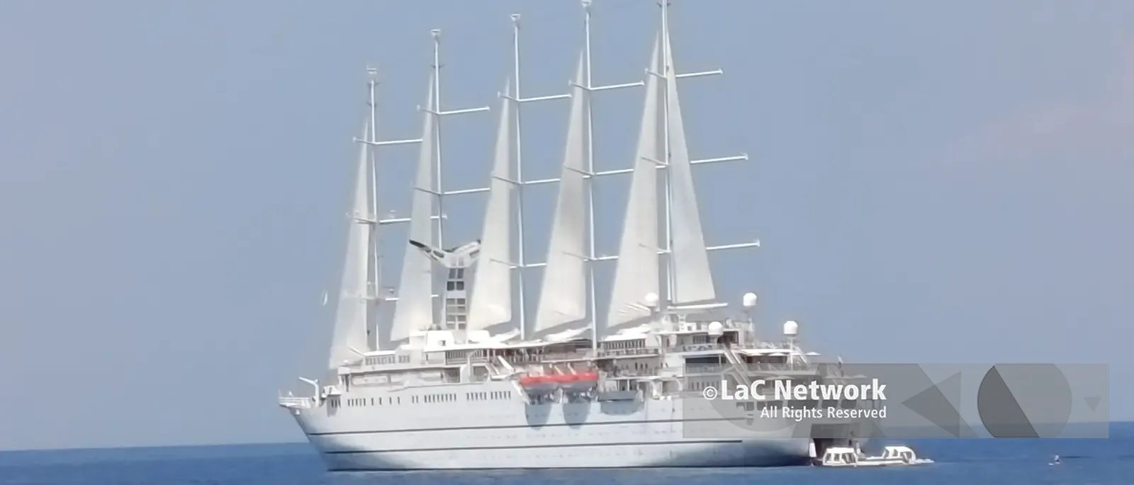 Il veliero da crociera più grande al mondo torna a incantare Vibo Marina: i passeggeri della Wind Surf alla scoperta del territorio\n