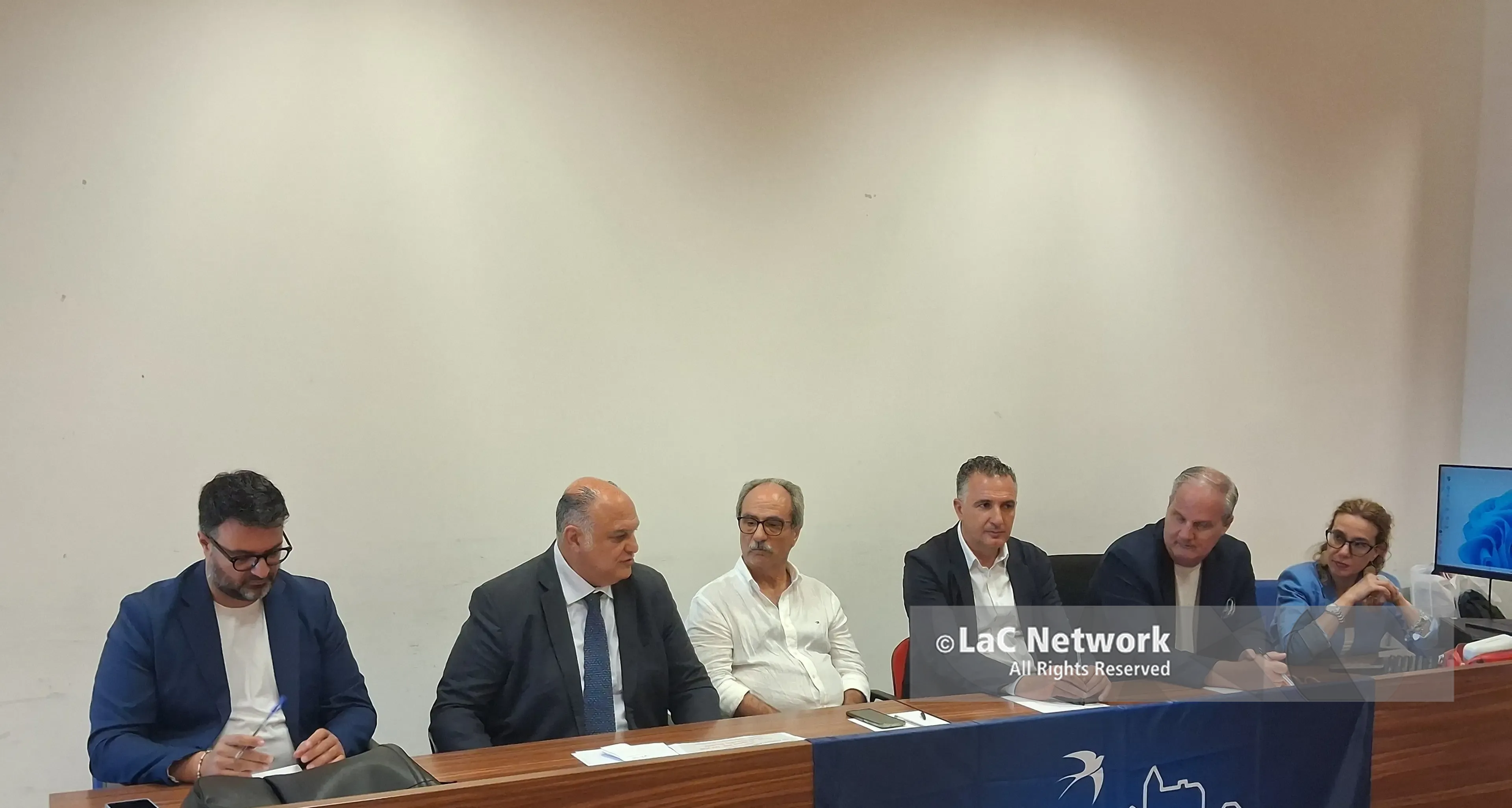 La Calabria abbraccia i suoi figli nel mondo, l’assessore Calabrese: «Il turismo delle radici è un asset strategico»\n