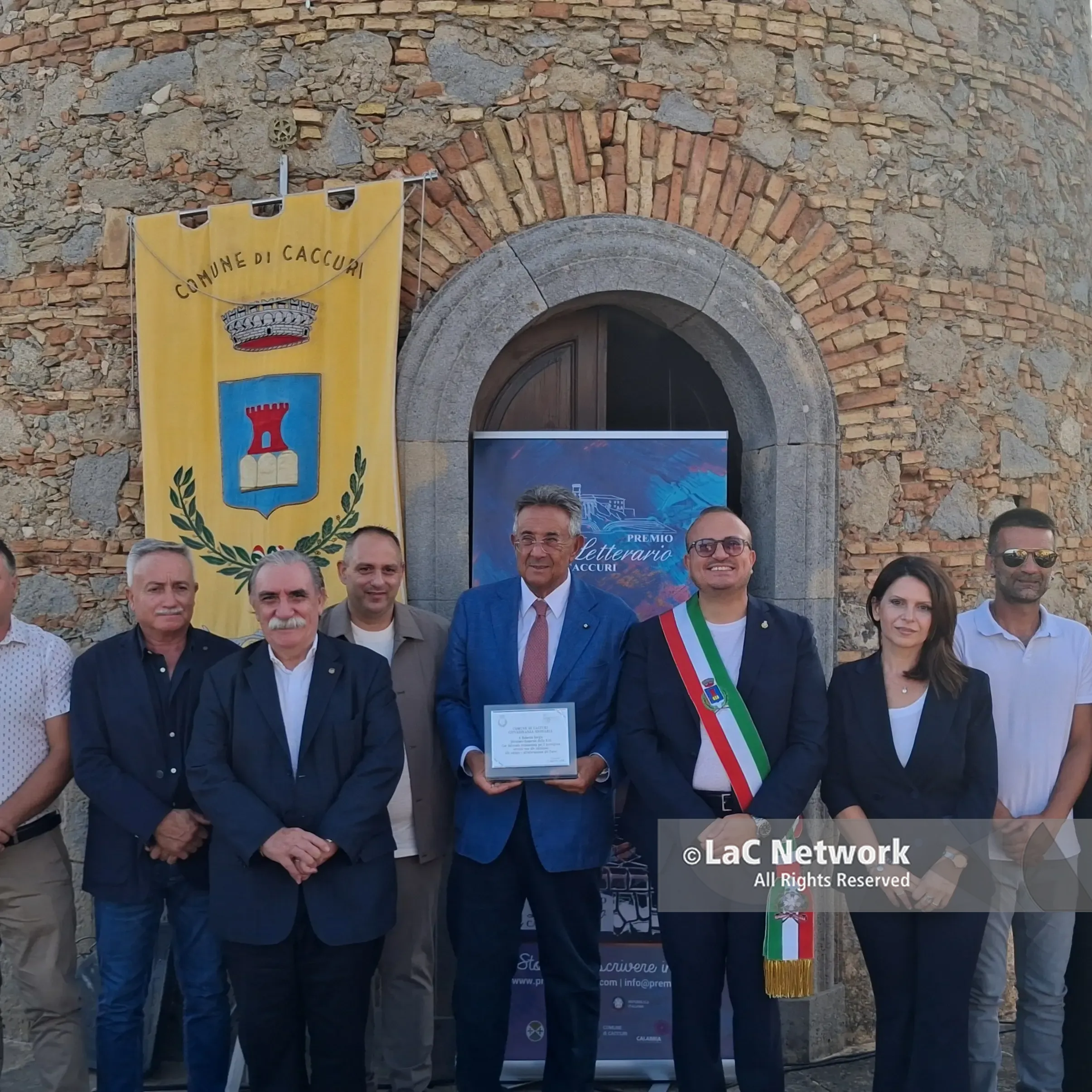 Caccuri, conferita al direttore generale della Rai\u00A0Roberto Sergio la cittadinanza onoraria: «Da oggi questa è anche casa mia»\n