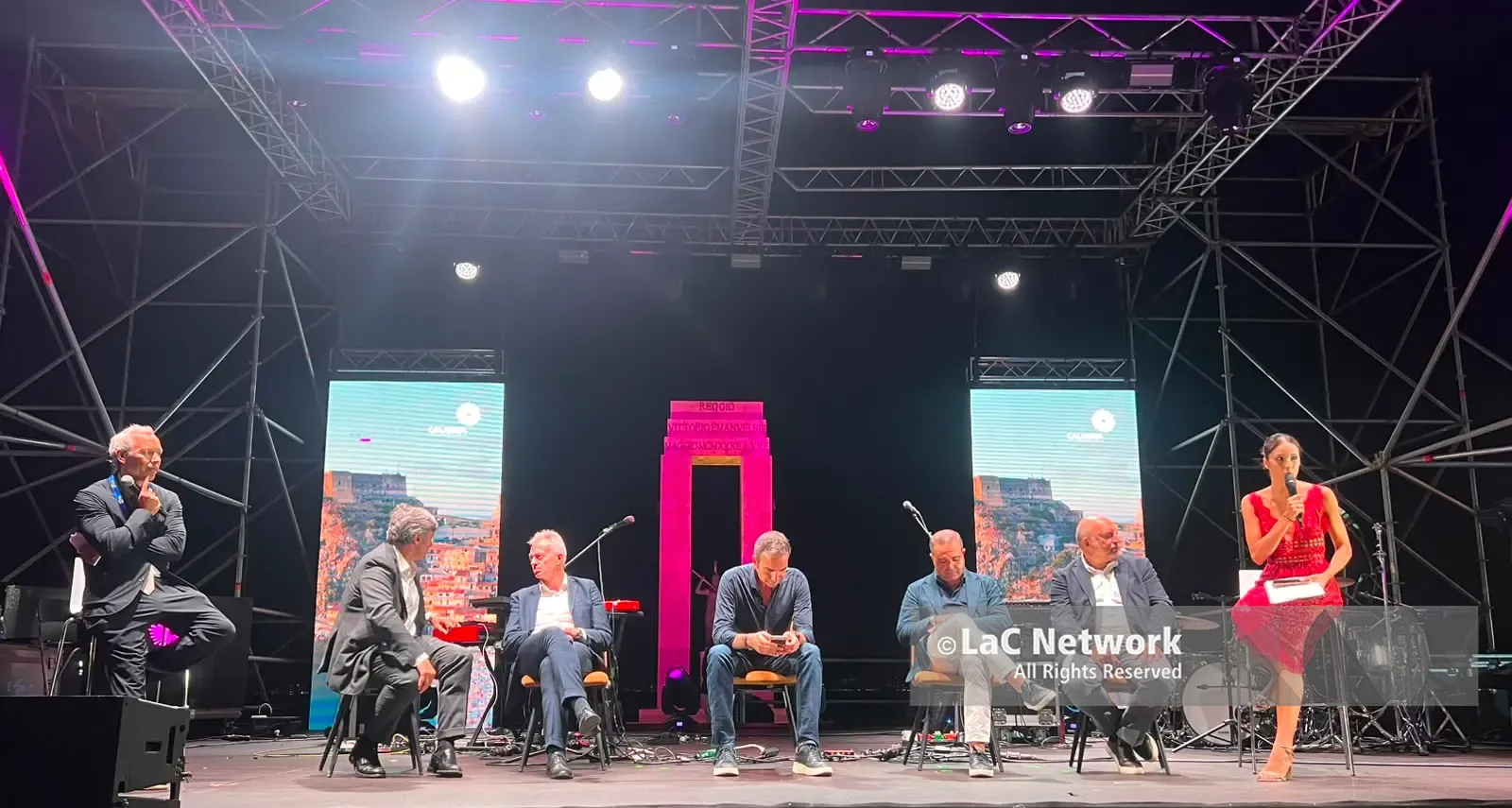 Reggio Calabria si conferma capitale del vino con l’apertura del Vinitaly and the city\n