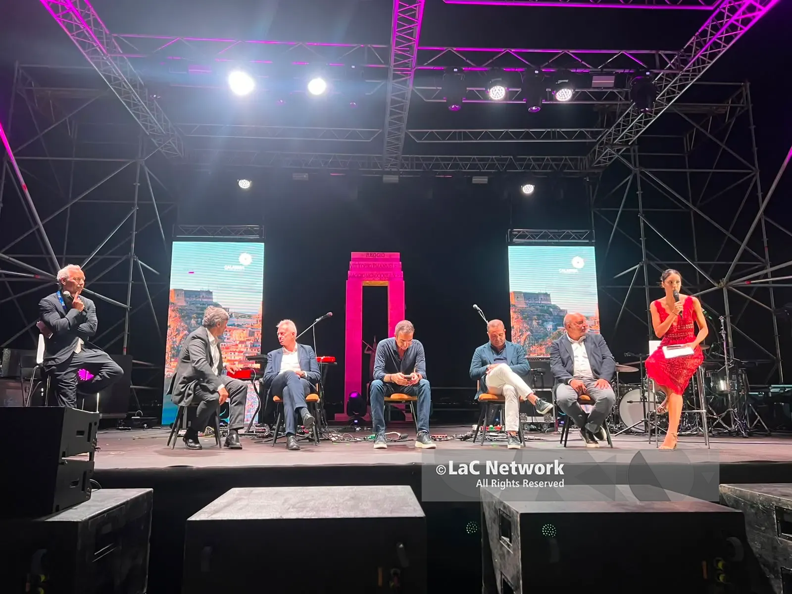 Reggio Calabria si conferma capitale del vino con l’apertura del Vinitaly and the city\n