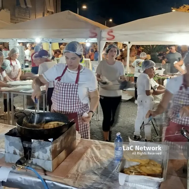 Sua maestà la Pizza fritta: a Vibo Marina tre quintali d’impasto per la sagra che sostiene la festa patronale\n