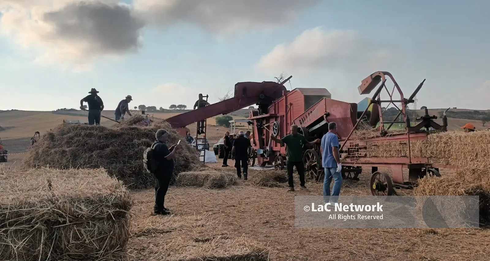 Dalla Festa della trebbiatura di Maierato i contadini dicono\u00A0“No” al fotovoltaico nei campi del grano Rosìa\n