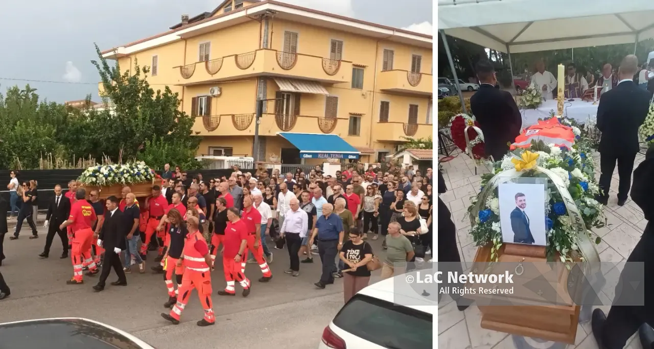 L’ultimo viaggio di Gabriele Alviano a sirene spiegate: corteo di ambulanze per i funerali dell’operatore del 118 di Vibo\n