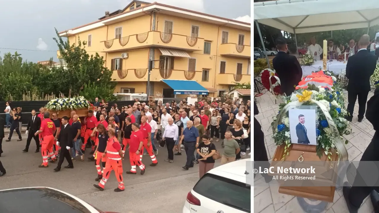L’ultimo viaggio di Gabriele Alviano a sirene spiegate: corteo di ambulanze per i funerali dell’autista del 118 di Vibo\n