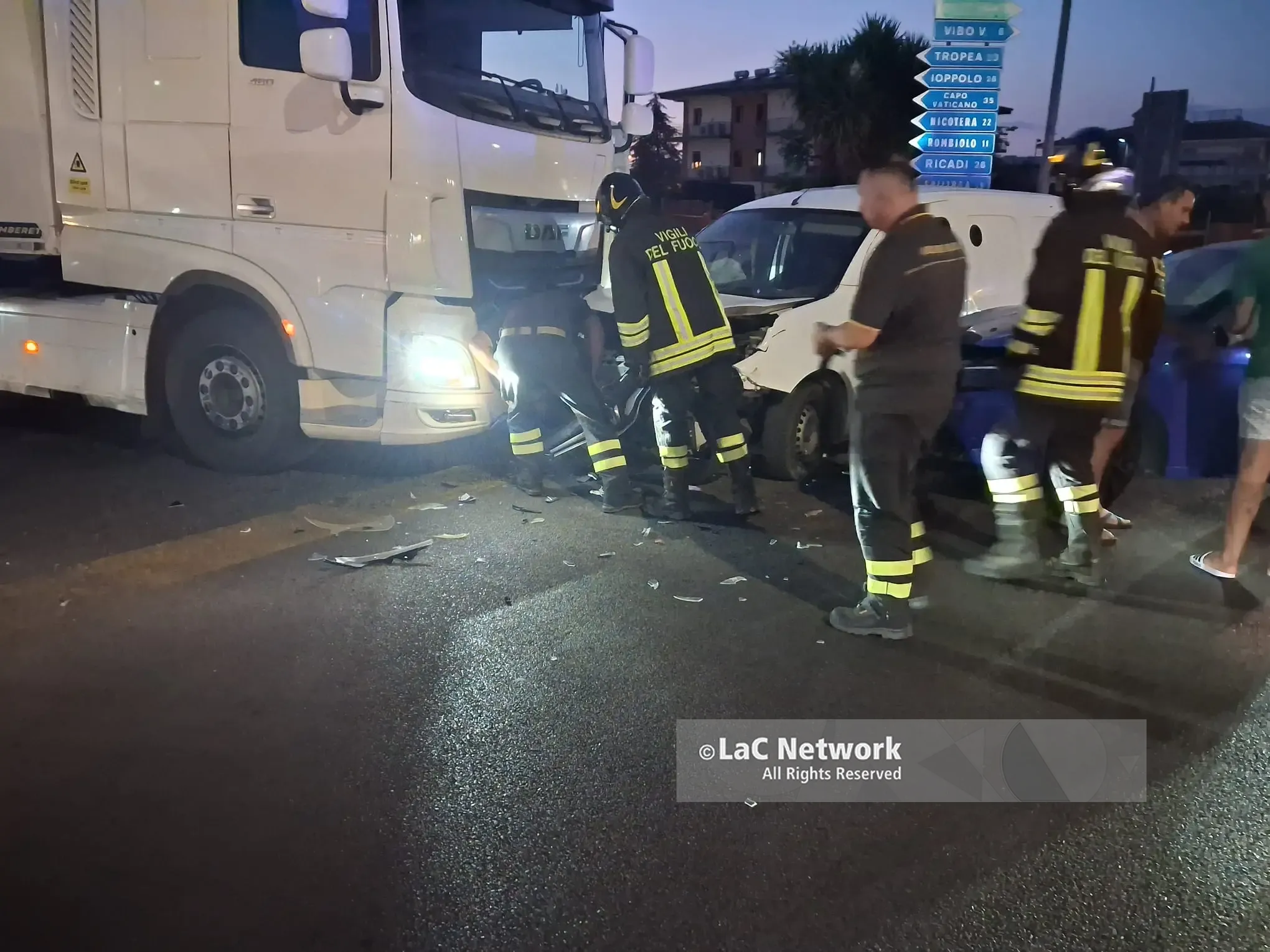 Vibo, incidente stradale allo svincolo in località Aeroporto: donna trasportata all’ospedale Jazzolino\n