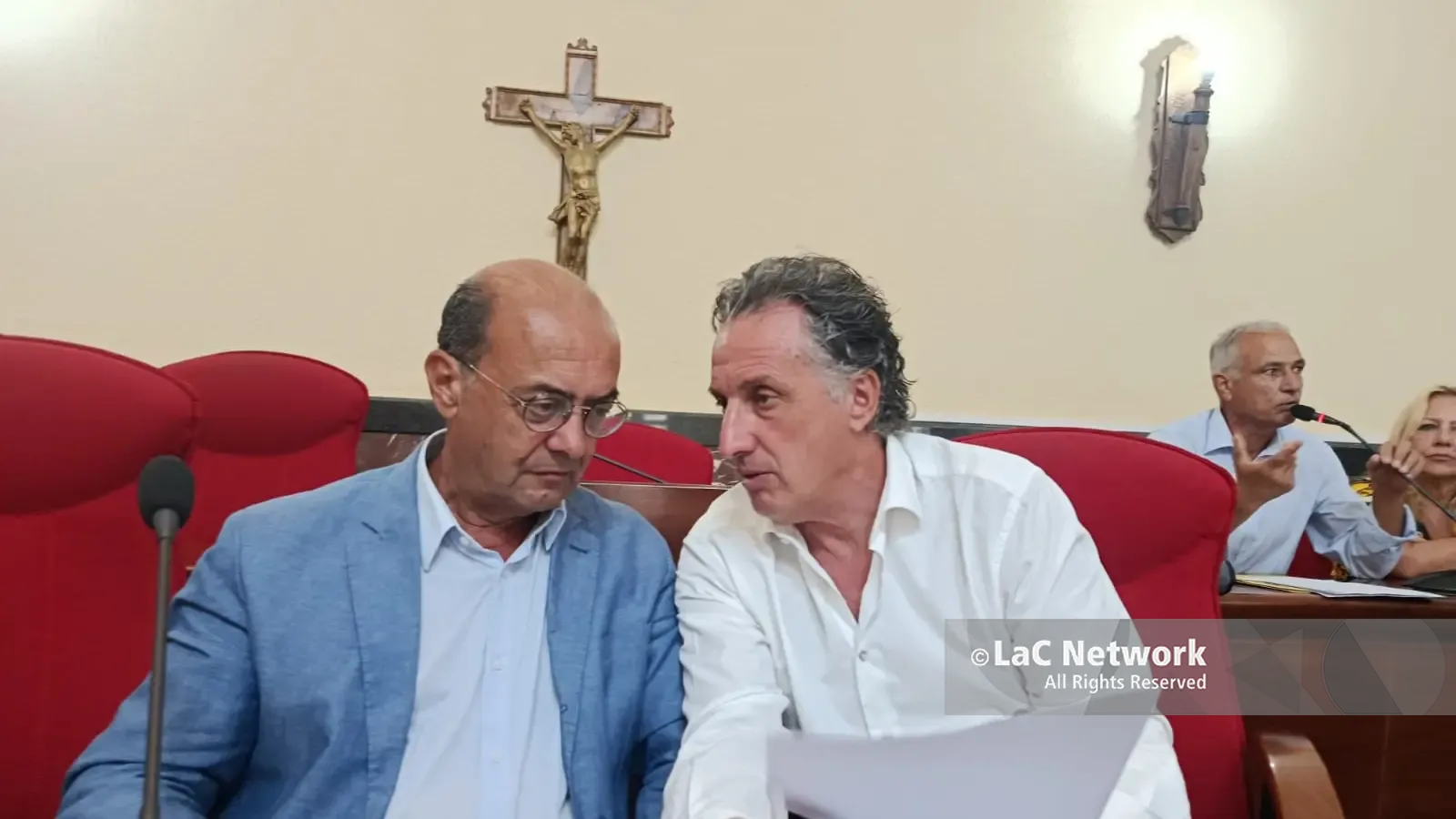 <p>Da sinistra, il presidente della Conferenza dei sindaci Salvatore Giordano e il commissario dell'Asp di Vibo Vittorio Sestito</p>\\n