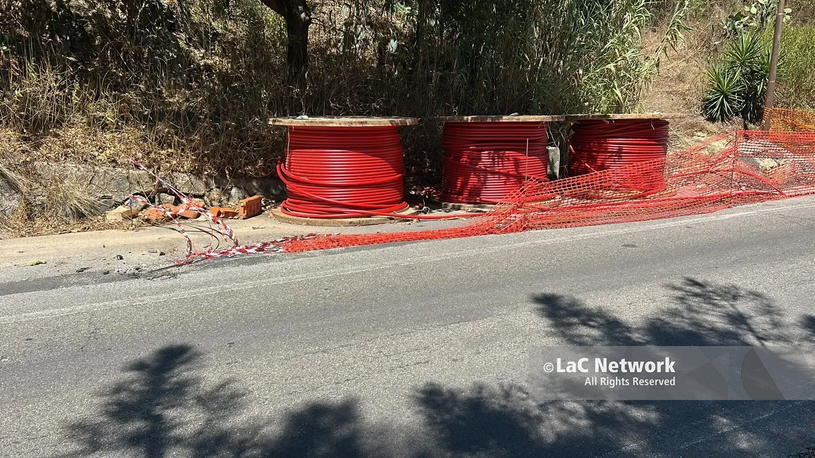 Incidente a Nicotera, quelle bobine sono ancora sulla carreggiata: la protesta degli automobilisti\n
