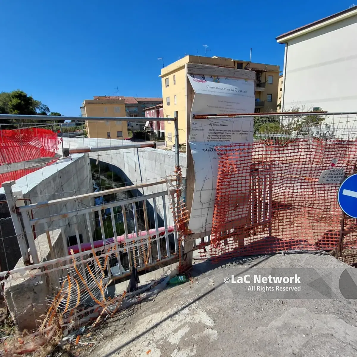 Fosso Cutura - La Badessa a Vibo Marina, il cantiere che doveva finire nel luglio 2025 è ancora fermo\n