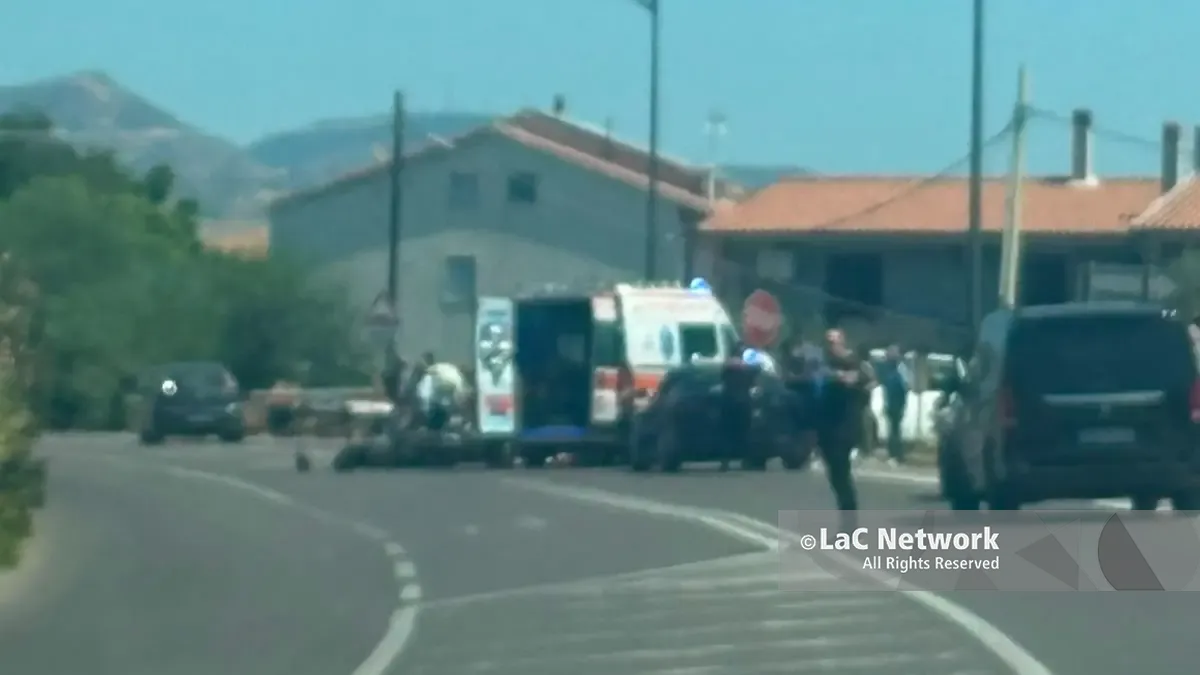 Statale 106, ancora un incidente: scontro auto –\u00A0moto al bivio di Condofuri\n