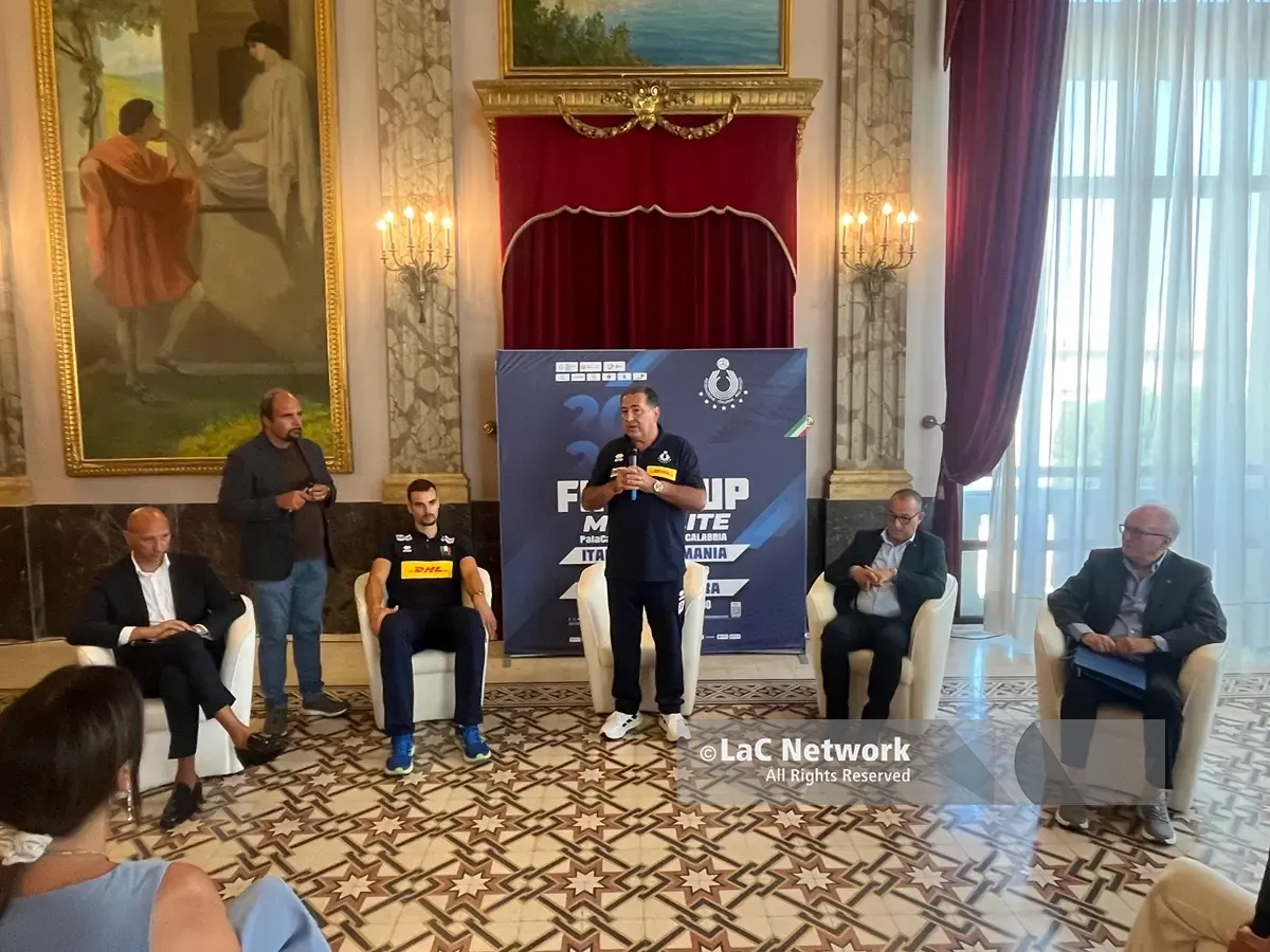 Gli Azzurri iridati del Volley a Reggio Calabria per la Fipav Cup Men Elite: mercoledì al palaCalafiore la partita contro la Germania\n