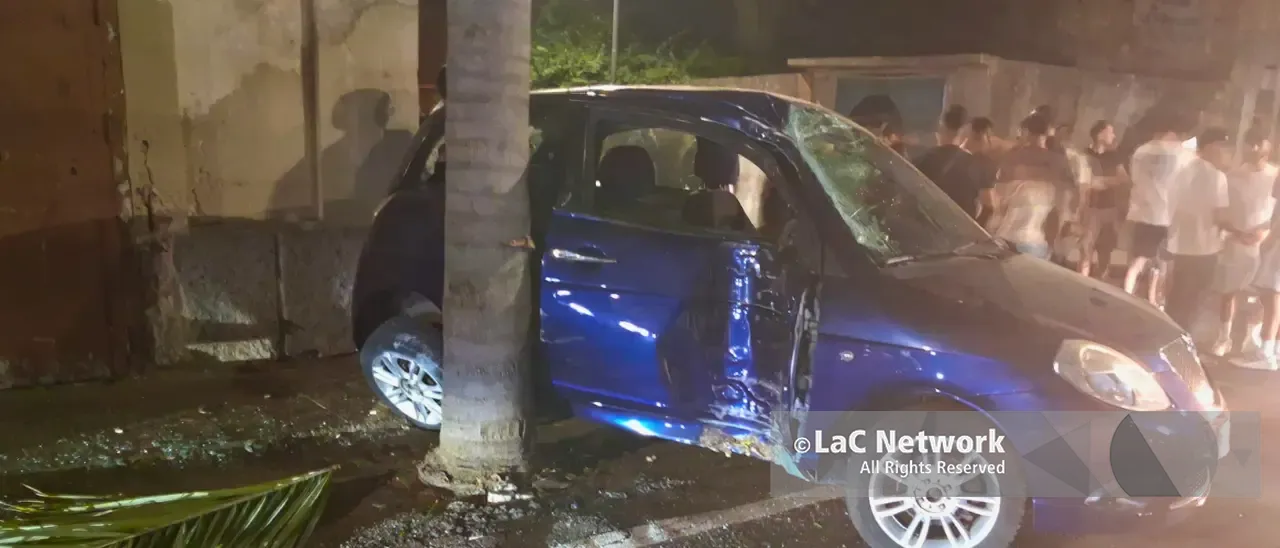 Incidente a Mileto, scontro tra due auto in pieno centro nella notte: 4 giovani coinvolti, 2 finiscono in ospedale\n