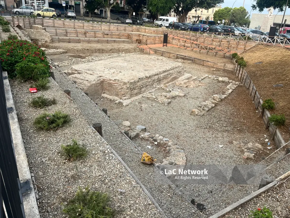 Scavi archeologici piazza Garibaldi a Reggio, il tempio di età Augustea torna a “respirare”. Ma quali prospettive?