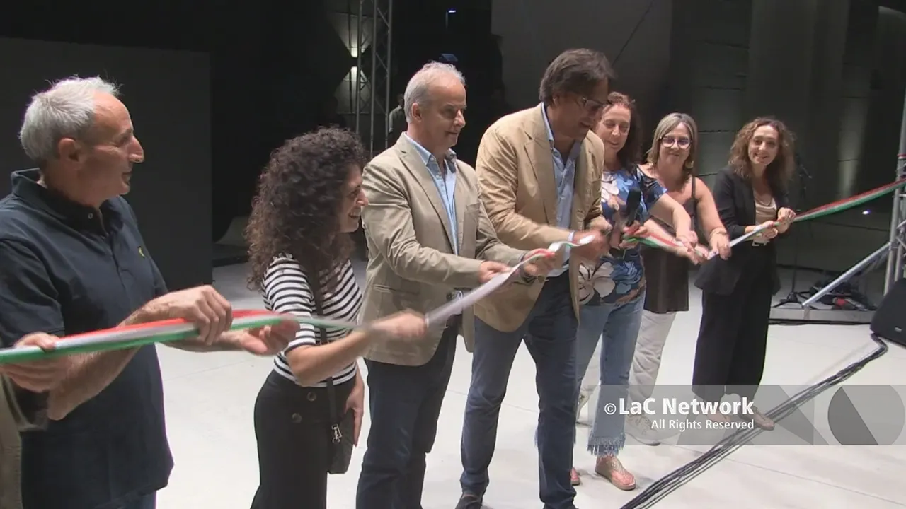 Cerisano, Gabriele Cirilli tiene a battesimo il nuovo Teatro delle Serre\n