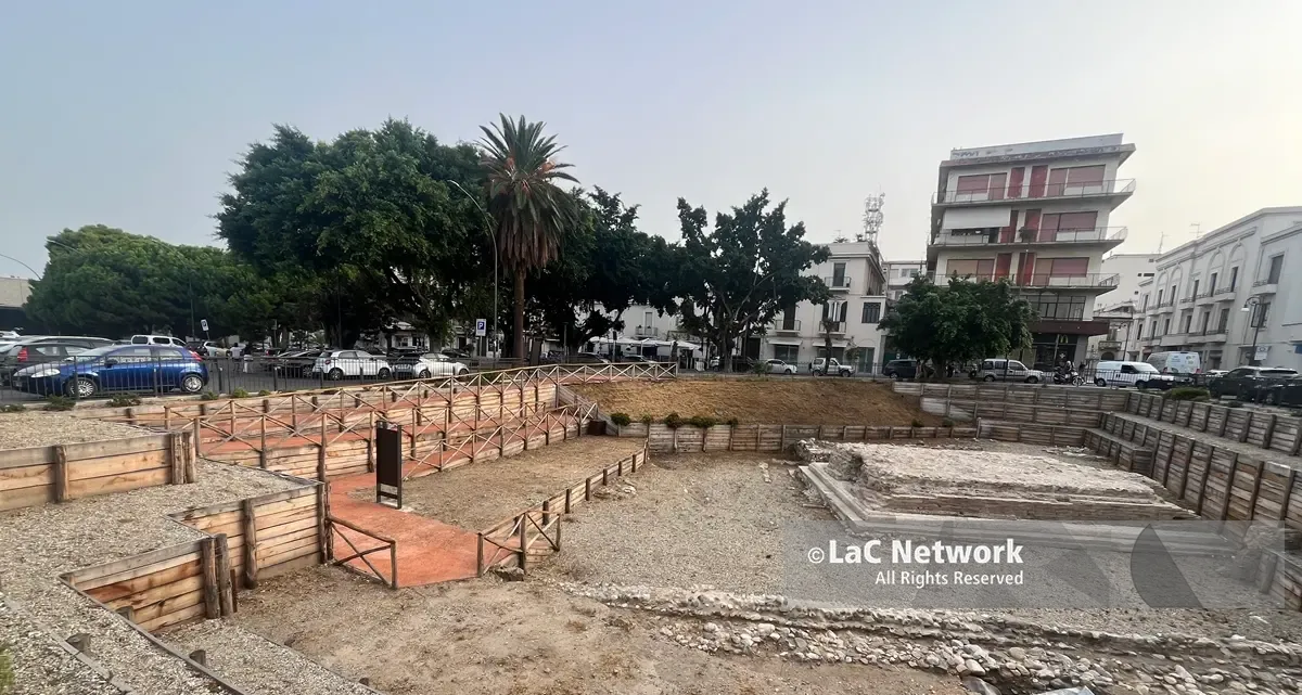Scavi di piazza Garibaldi, presto le nuove indagini archeologiche sull’antico muro greco\n