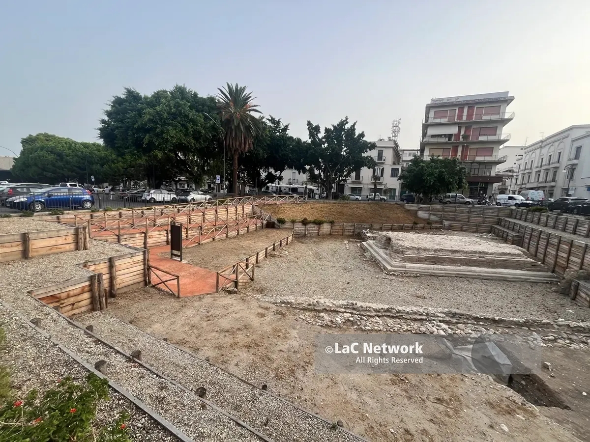 Scavi di piazza Garibaldi, presto le nuove indagini archeologiche sull’antico muro greco\n