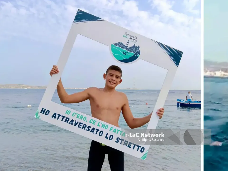 Ad appena 15 anni attraversa lo Stretto di Messina a nuoto in soli 35 minuti: l’impresa di Massimo Maduli della Penta Vibo
