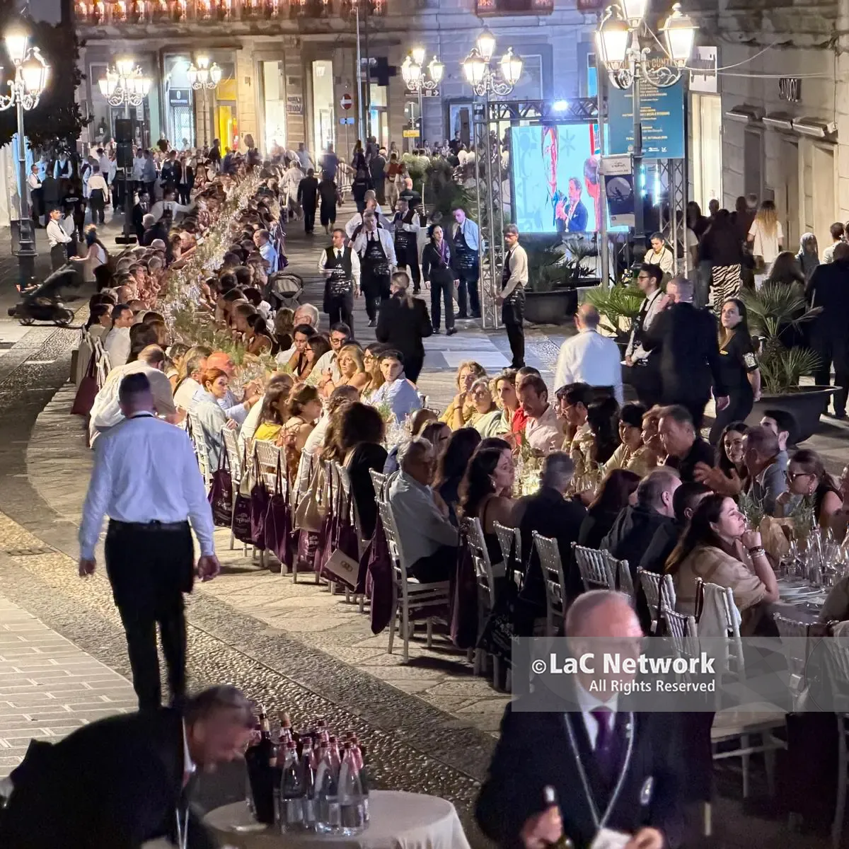 Catanzaro, il grande cuore della solidarietà: raccolti 25.000 euro\u00A0con \"La Cena Straordinaria\" per il progetto Pitta Pop\n