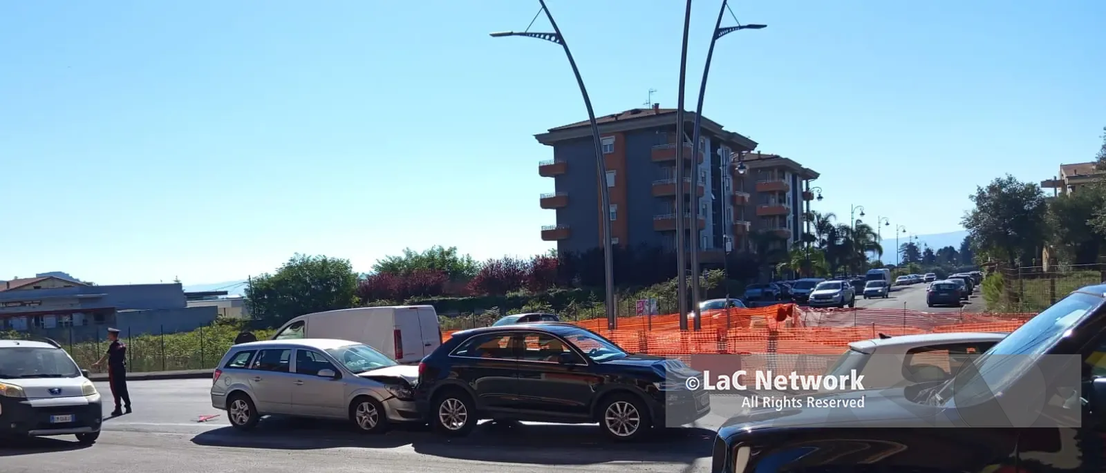 Statale 18, un altro incidente alla rotatoria di Moderata Durant:\u00A0due auto e un camion coinvolti in un tamponamento a catena\n