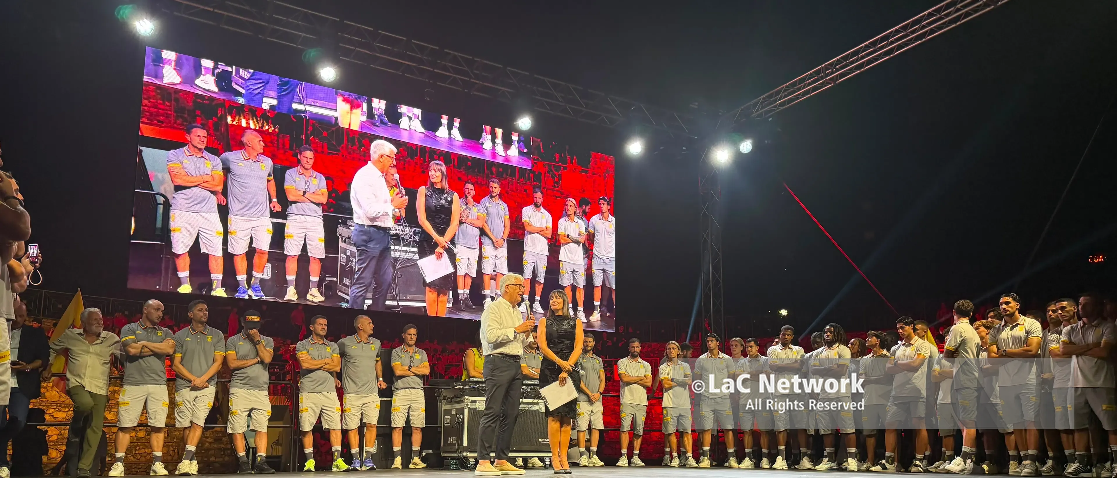 Us Catanzaro, la squadra si presenta al popolo giallorosso: «Da sabato partirà il nostro campionato»\n\n\n