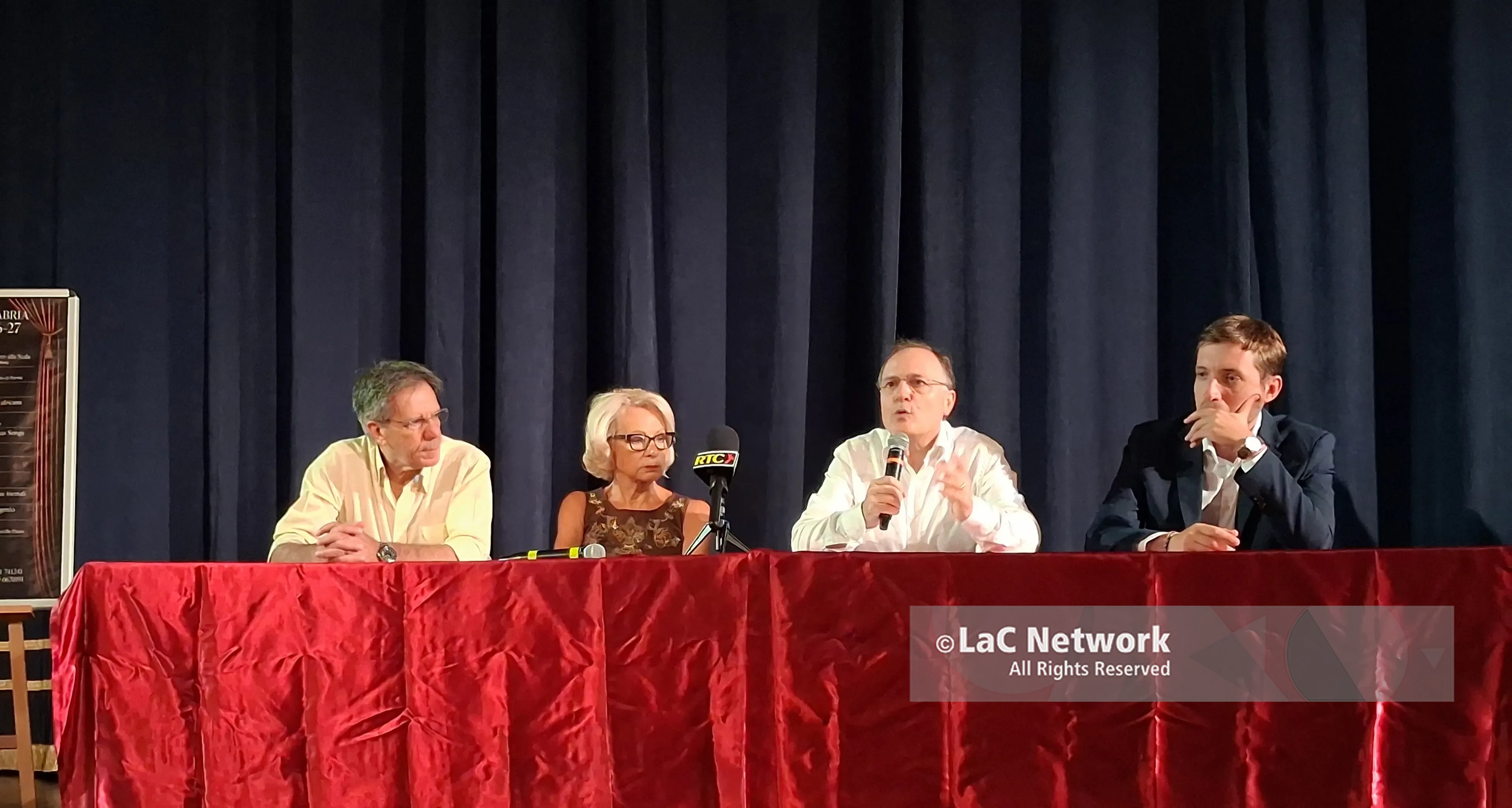 Ama Calabria, presentata a Catanzaro la nuova stagione teatrale:\u00A0«Investire in cultura è il seme per un futuro migliore»\n