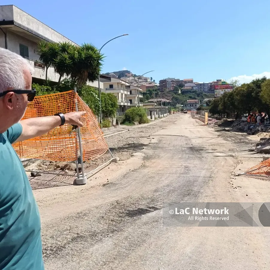 L’inizio della scuola a Vibo sarà complicato per la viabilità, liceo scientifico assediato dai cantieri: strada chiusa e bus dirottati\n