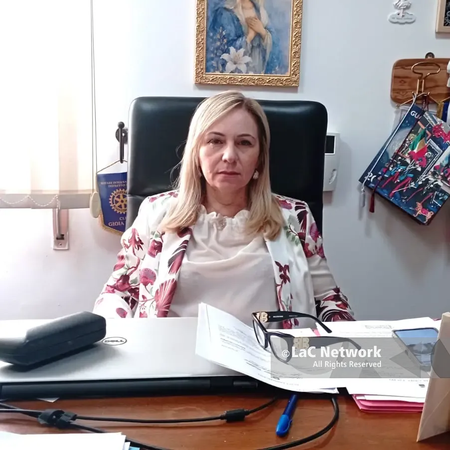<p>Minacce di morte ai figli, annuncio shock della sindaca di Gioia Tauro: «Sciopero della fame e mi incateno al Comune»</p>