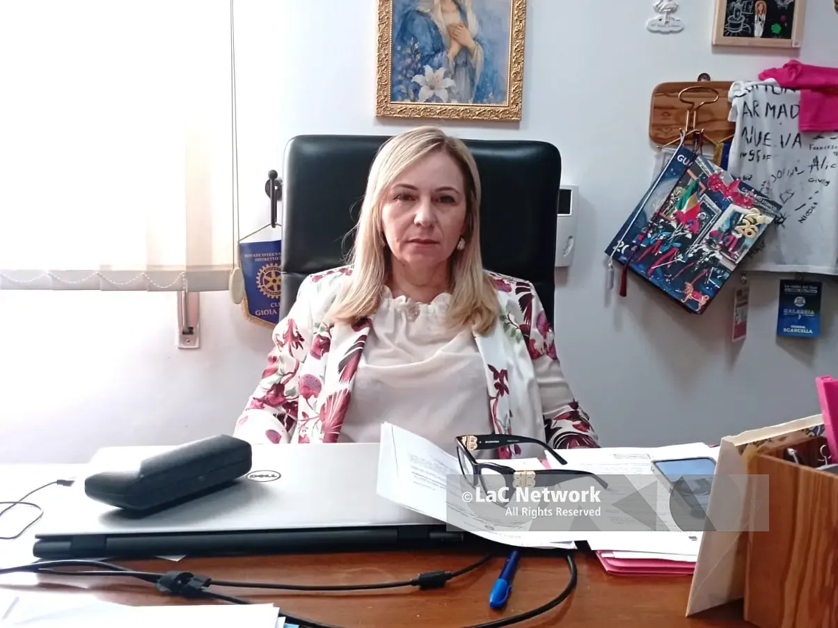 Minacce di morte ai figli, annuncio shock della sindaca di Gioia Tauro: «Sciopero della fame e mi incateno al Comune»