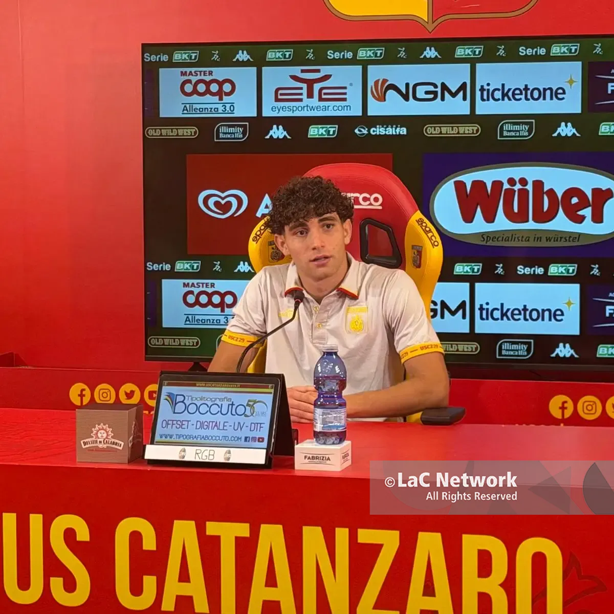 Catanzaro-Carrarese (1-0), Pafundi si prende il Ceravolo: «La pressione? La sento da quando avevo 15 anni»\n
