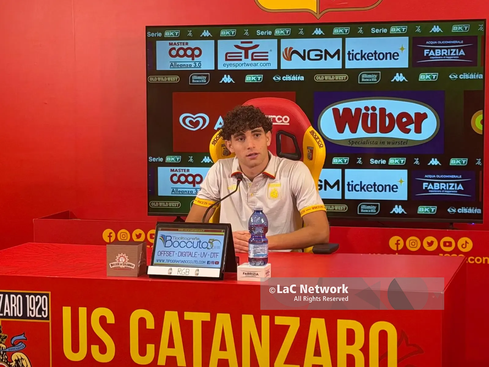 Catanzaro-Carrarese (1-0), Pafundi si prende il Ceravolo: «La pressione? La sento da quando avevo 15 anni»\n
