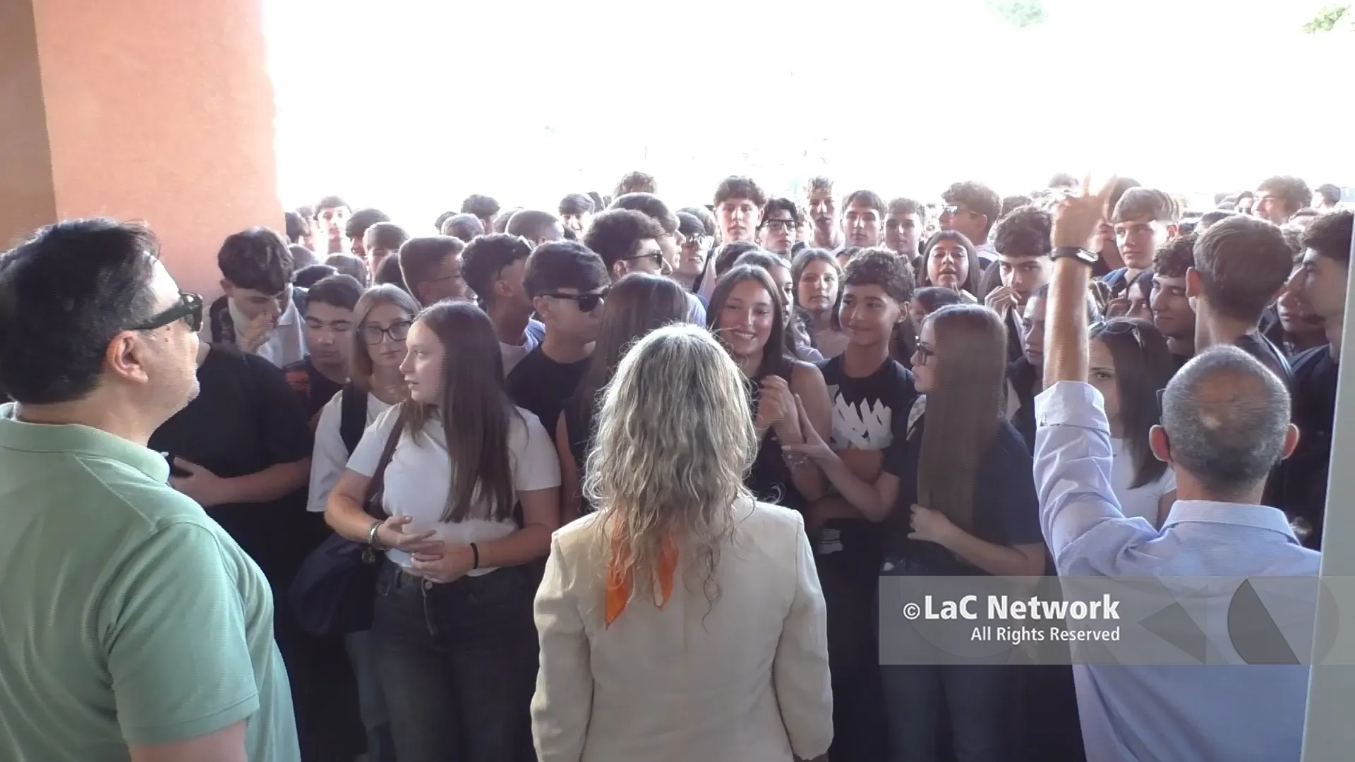 <p>Prima campanella anche in Calabria, a Catanzaro lezioni del nuovo Scientifico: «In ansia ma <span style=\"color:hsl(0, 75%, 60%);\">felice di tornare a scuola</span>»</p>