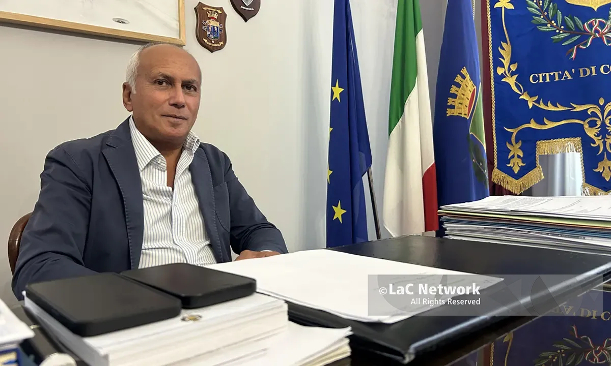 Cosenza, Caruso punta alla ricandidatura: «La mia forza è la libertà. A De Cicco chiedo lealtà»\n