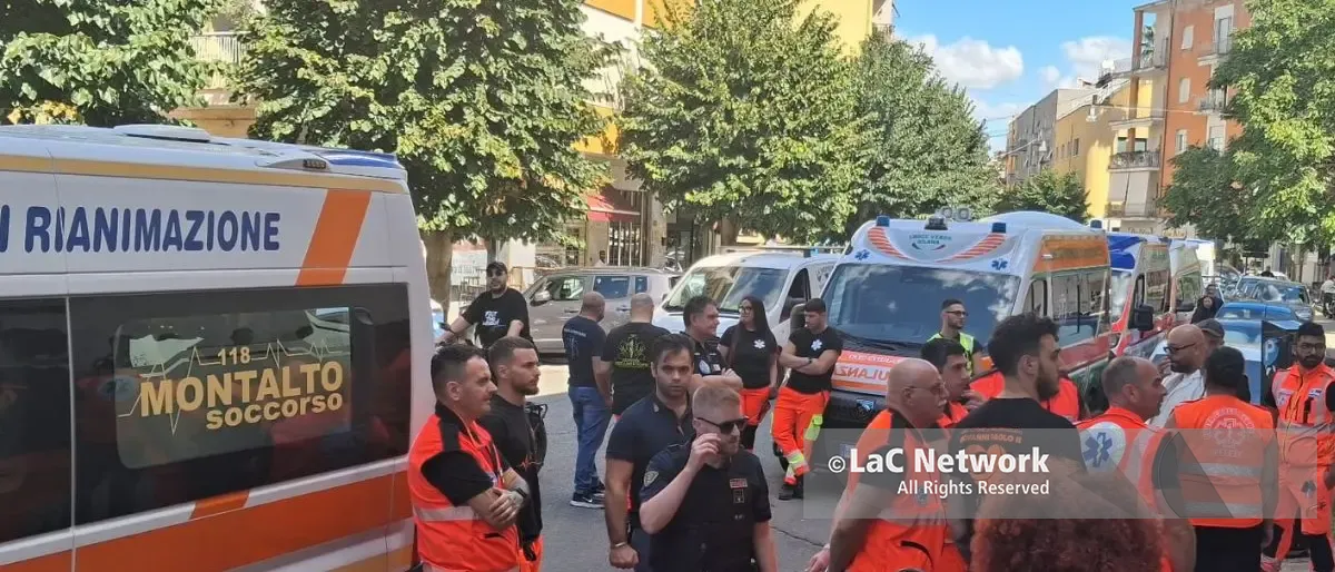 Cosenza, ambulanze davanti all’Asp: le associazioni del 118 chiedono una nuova convenzione\n