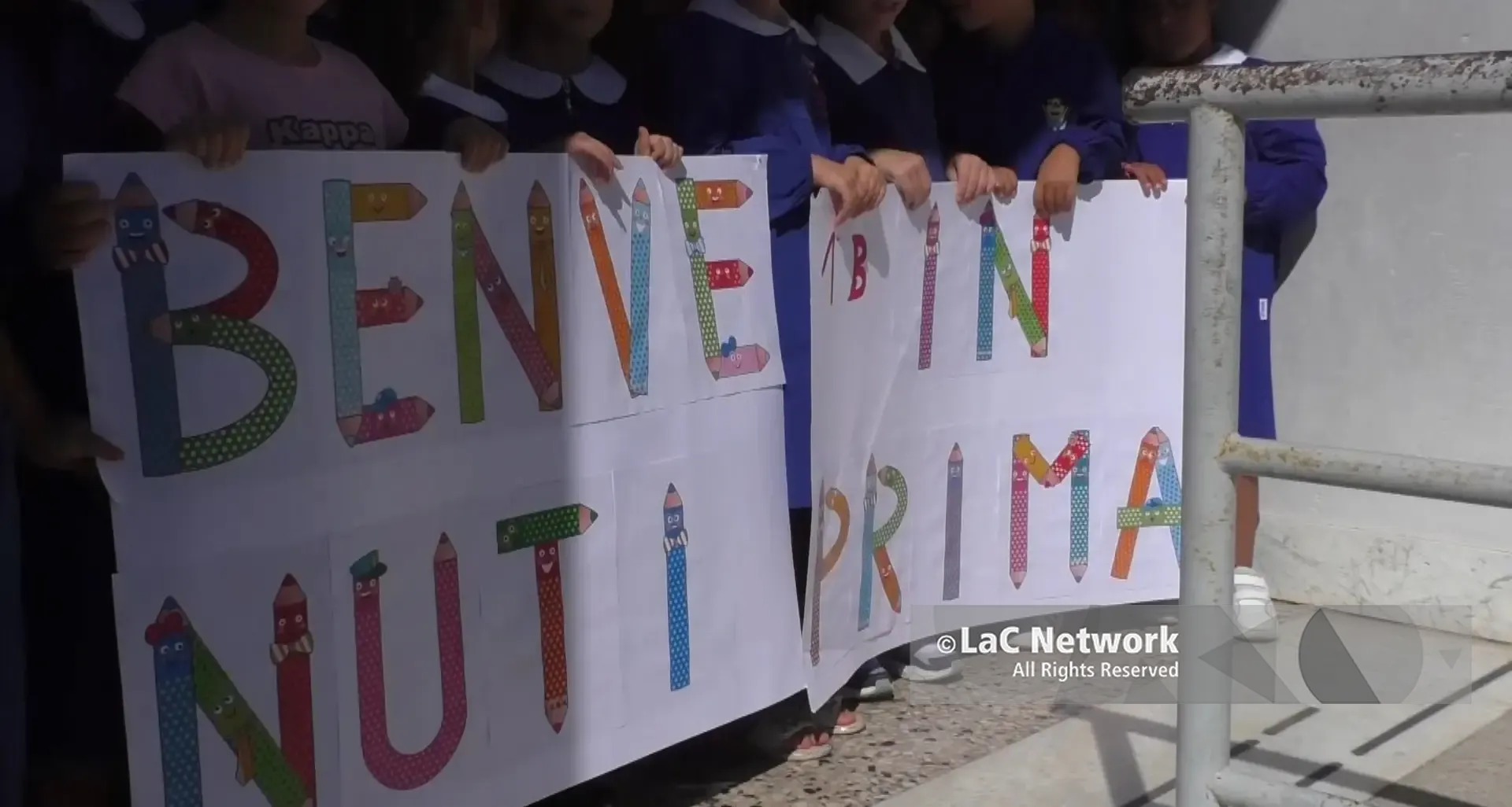 Primo giorno di scuola a Catanzaro, il benvenuto della città agli studenti delle prime classi\n